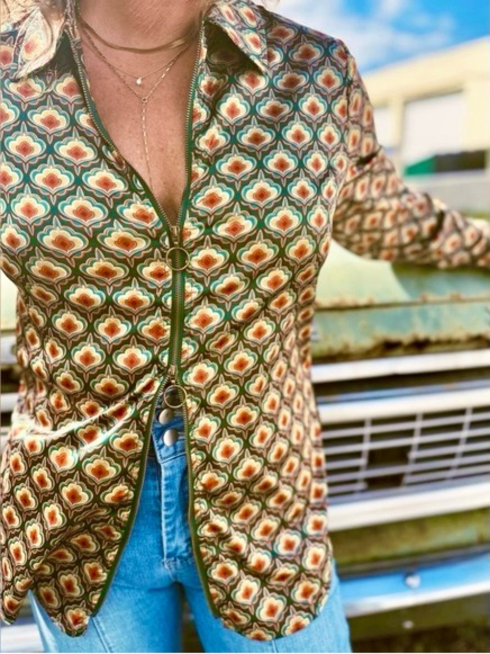 Vintage-Inspired Satin Double Zip Shirt – Bohemian Retro Print NWOT